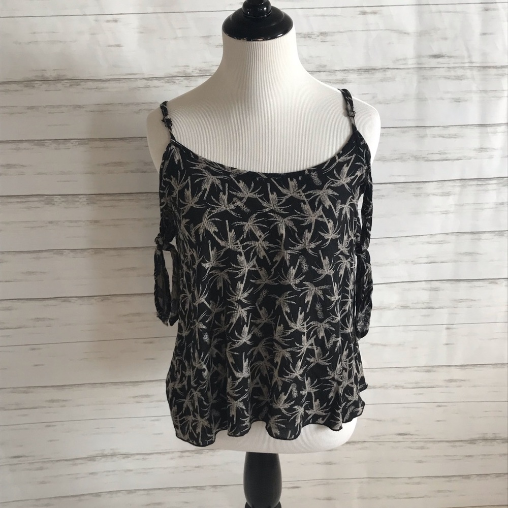 Mossimo juniors palm print black cold shoulder top
